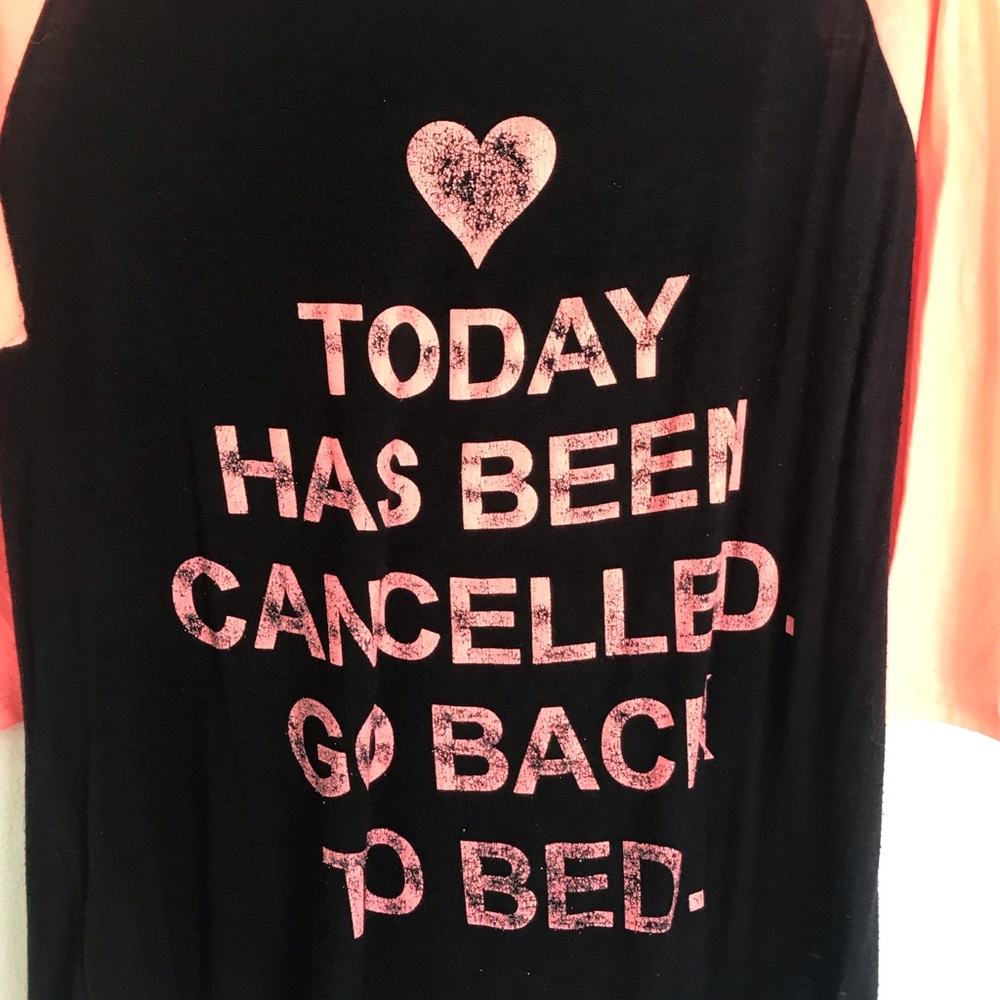 Cute tee - Picture 2 of 3